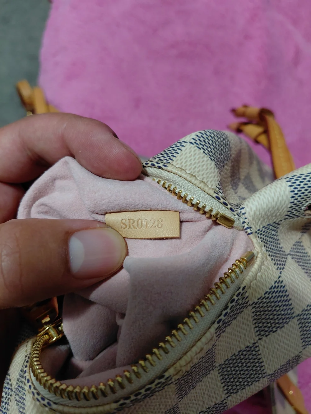 Louis Vuitton compact louis